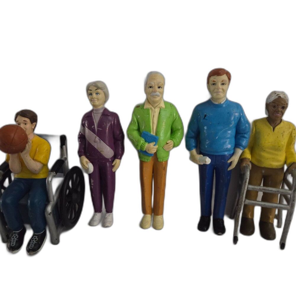 Vintage: Pretend Play - 5 Plastic Mix Family Figurines for Doll Houses